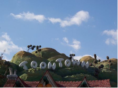 Disneyland photo, from ThemeParkInsider.com